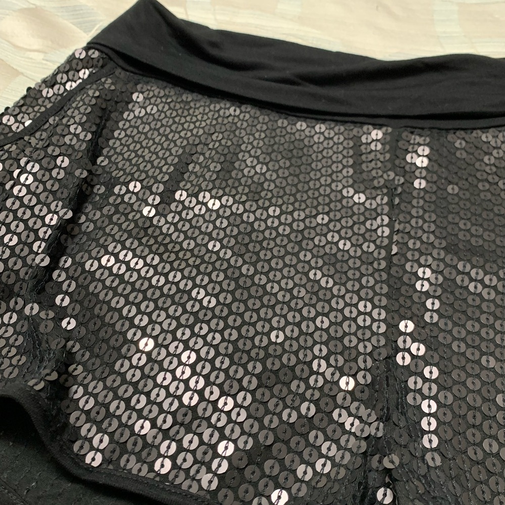 NWOT BCBG Max Azria Black Sequin Hot Shorts/Joggers/Running Size L - Picture 4 of 11